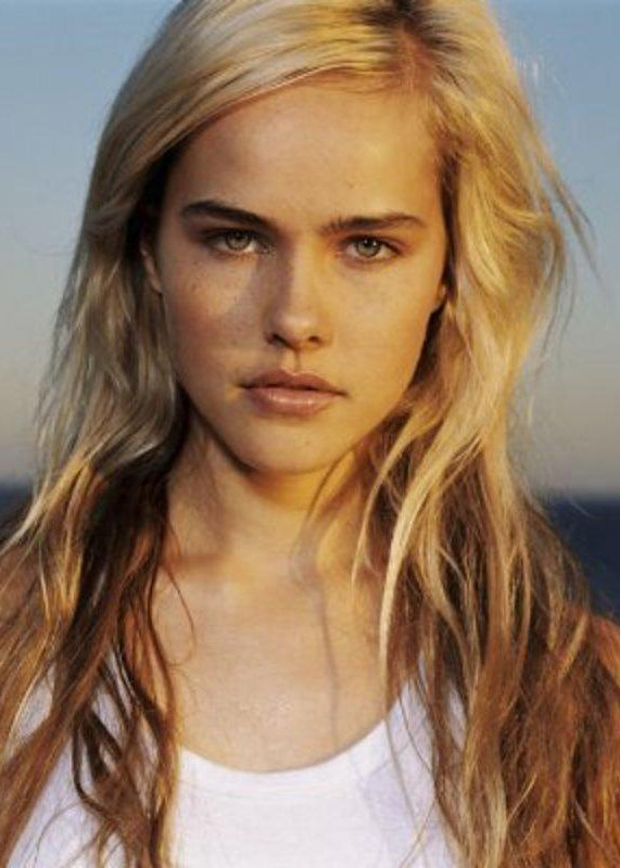 Isabel Lucas