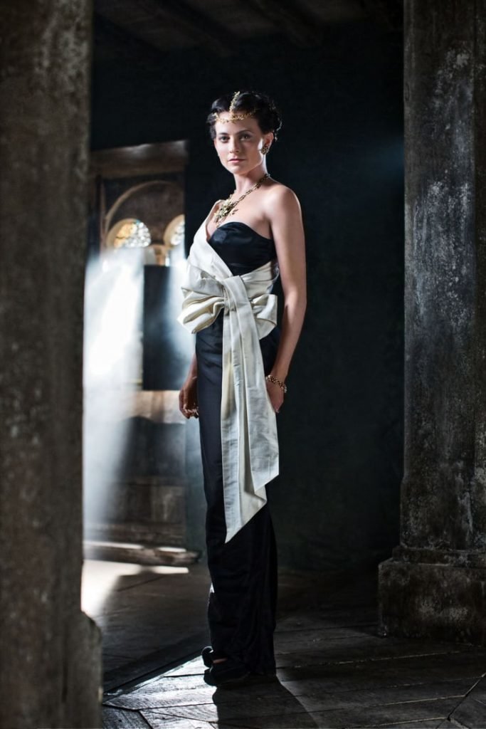 Lara Pulver