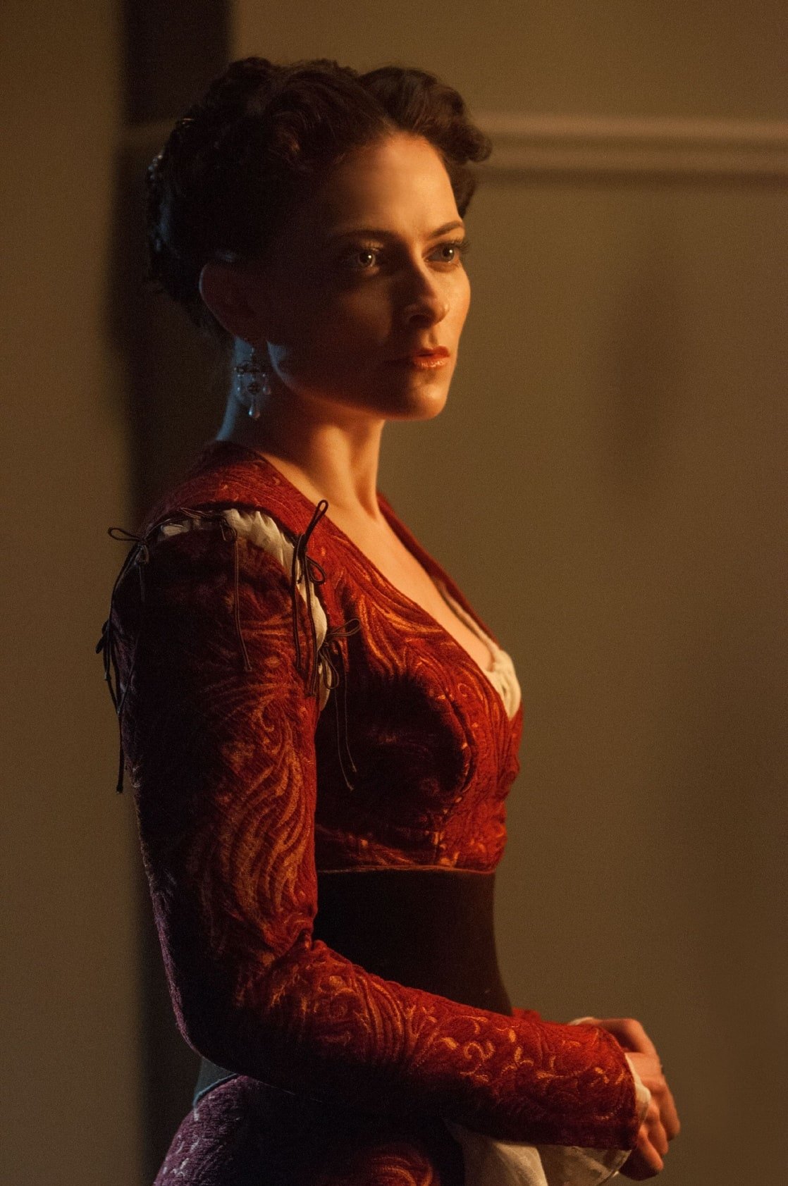 Lara Pulver