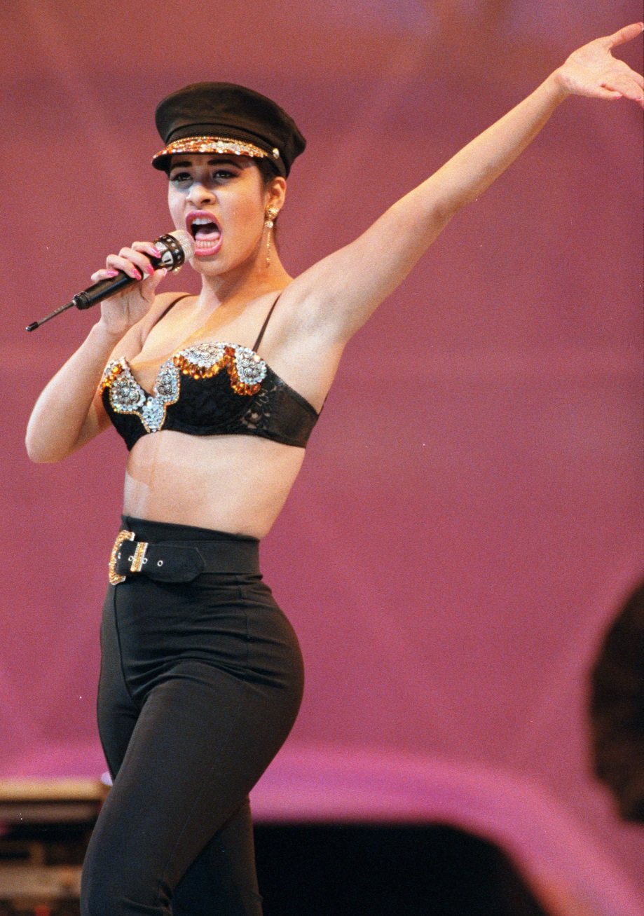 Selena (singer)