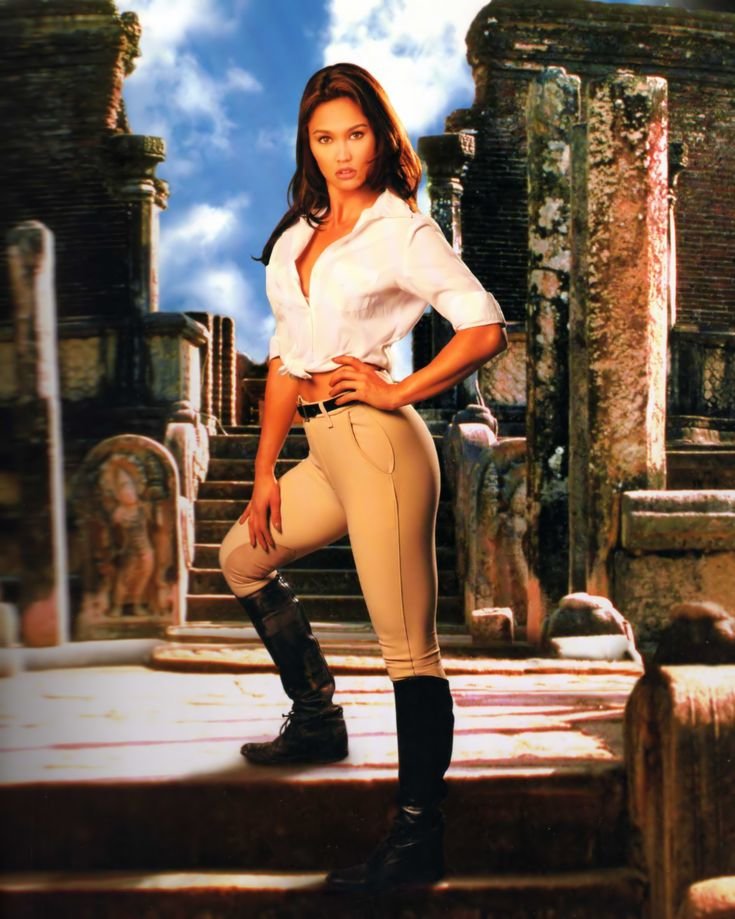 Tia Carrere