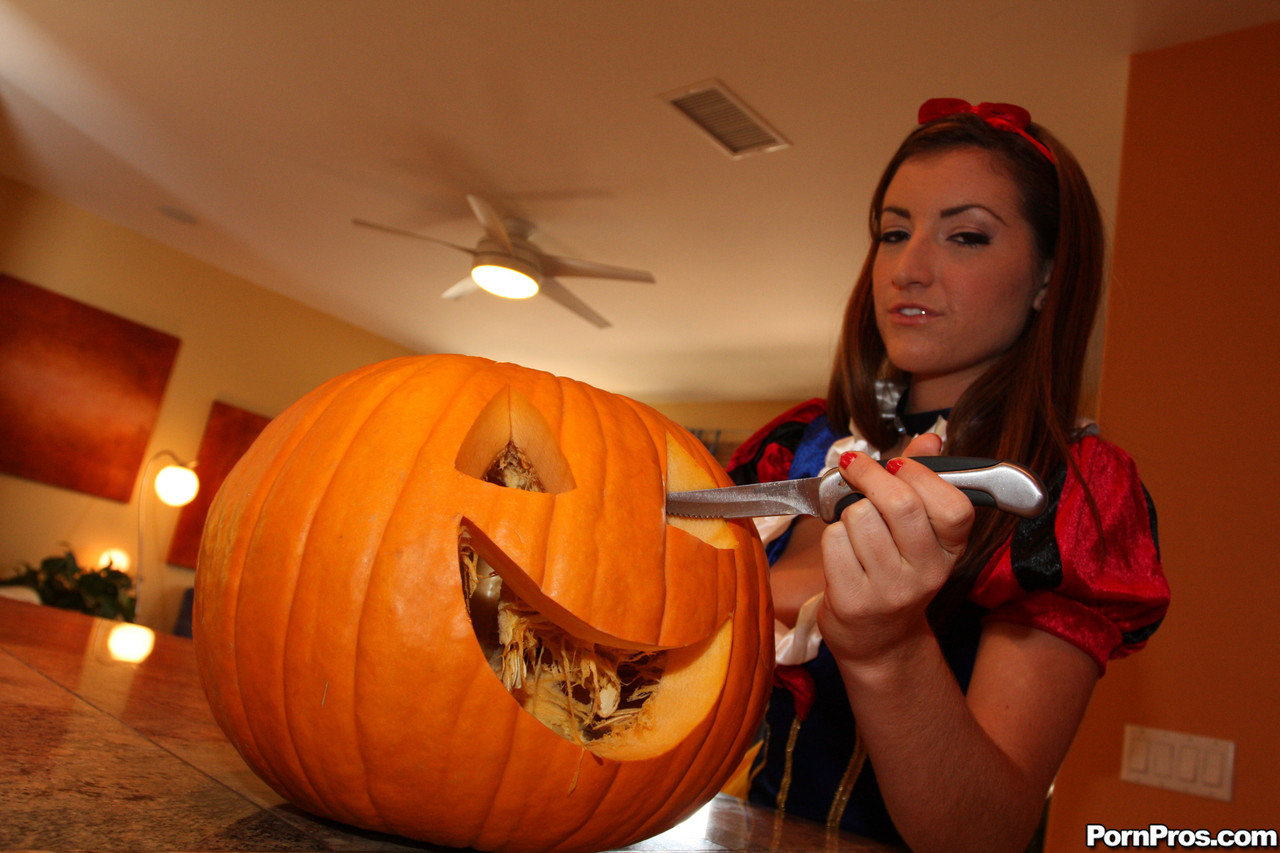 Superb brunette Alyson Westley	plays with pumpkin and shows cunt in solo