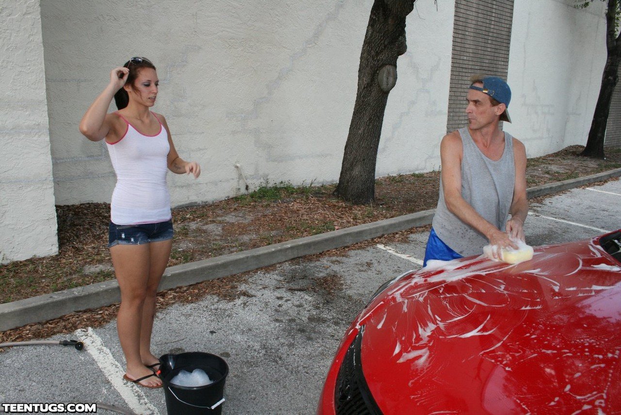 Teen slut Ashley Storm gets her car washed for the price of a handjob