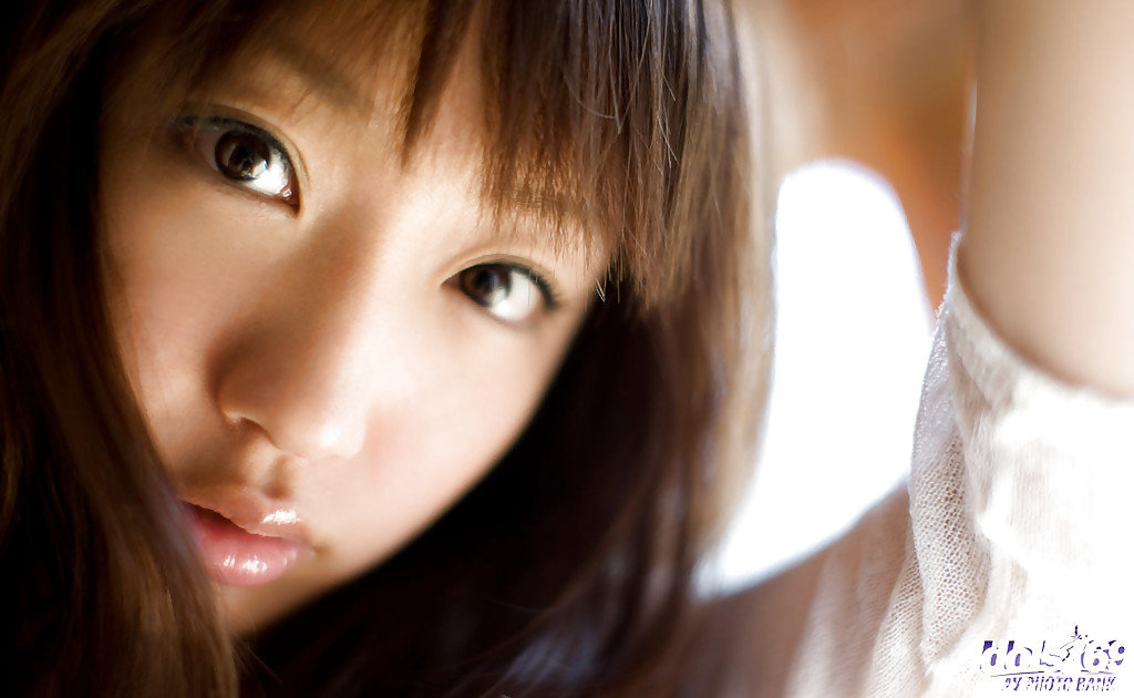 Arousing asian teen Hina Kurumi uncovering her tiny curves