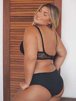 Angelica Oliveira