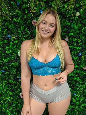 Iskra Lawrence