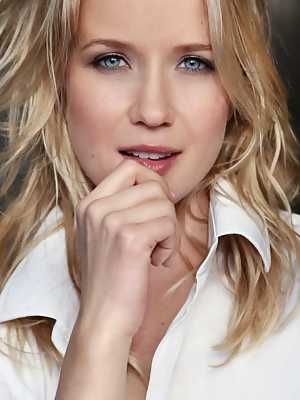 Jessy Schram