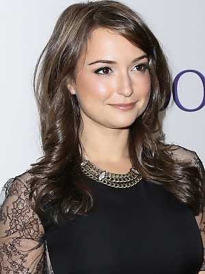 Milana Vayntrub