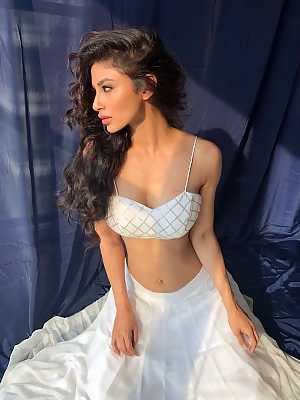 Mouni Roy