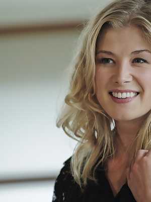 Rosamund Pike