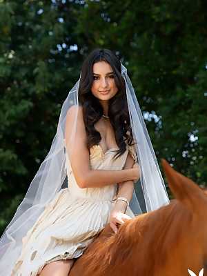 Marvelous Eliza Ibarra drops off her white dress and rides a horse stark naked