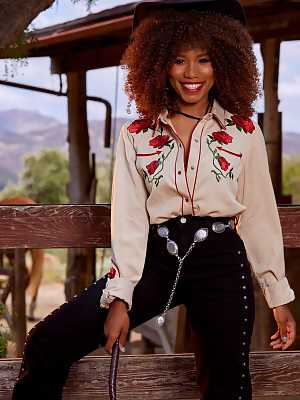 Stunning ebony Jenna Foxx removes her cowgirl outfit on the ranch