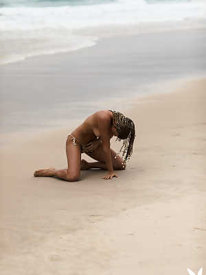 Jessica Lawson is feeling extra playful today on the beach