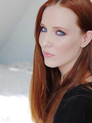 Simone Simons