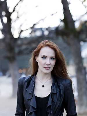 Simone Simons