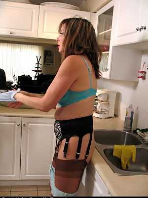 Chubby hottie Miss Abigail on her knees for kitchen deepthroat in stockings