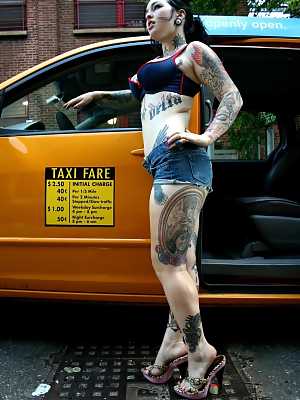 Tattooed cab driver gets undressed and masturbates in the back seat naked