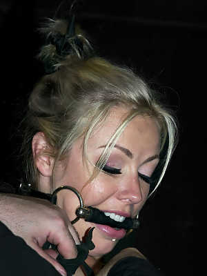 Device Bondage Adrianna Nicole