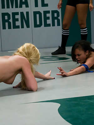 Ultimate Surrender Adrianna Nicole, Annie Cruz, Dia Zerva, Hollie Stevens