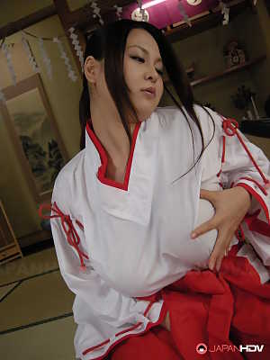 Gorgeous Japanese wife Airi Ai shows her bush and rubs it in a solo