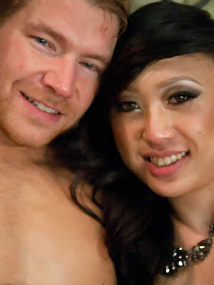 TS Seduction Alex Adams, Venus Lux