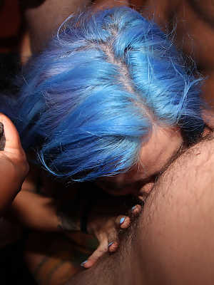 White sluts Allexa Vice and Tyla Morre get on their knees at a bukkake party