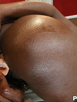 Cuban ebony Amile Waters sticking butt plug in her bubble oily butt