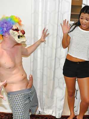 Amateur Asian girl Amy Parks getting fucked and jizzed on by man in clown mask