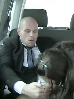 Czech hottie Ander Ways takes off he clothes and fucks in the backseat