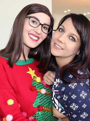 Teen girl Andi Land and her lesbian girlfriend expose themselves at Christmas