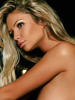 Arousing blonde babe Andrea Jarova showcasing her gorgeous body