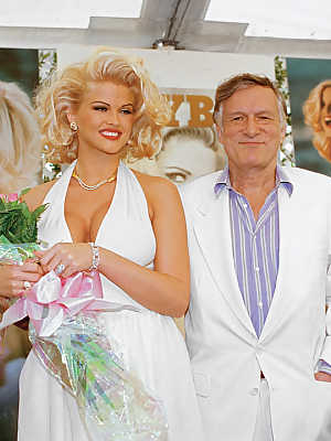 Centerfold babe Anna Nicole Smith shows her beautiful tits on her wedding day