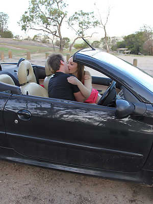 Australian amateur Anne Melbourne and her guy fuck in a convertible automobile