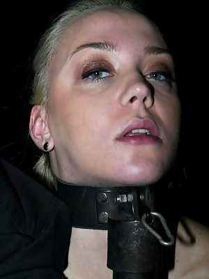 Device Bondage Annette Schwarz