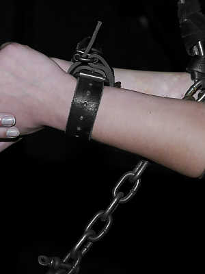 Device Bondage Annette Schwarz