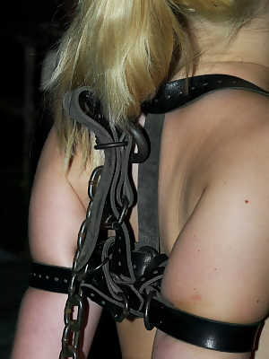 Device Bondage Annette Schwarz