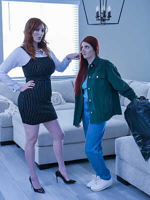 Tall MILF Lauren Phillips & tiny teen Aria Carson fuck in a Thanksgiving 3some