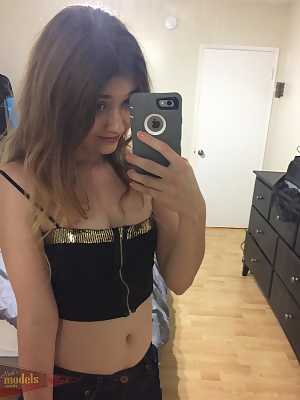 Petite teen Ariel Mc Gwire makes her nude modeling debut in bathroom selfies