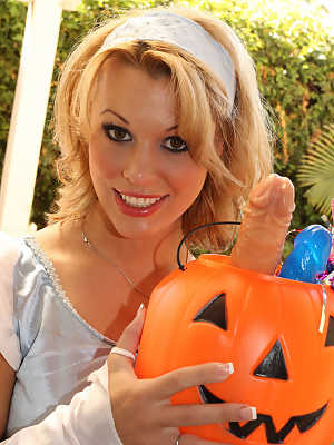 Lusty MILF next door Ashley Sweet comes calling with dildo Halloween treats