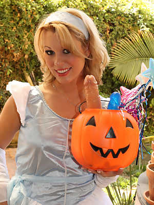 Lusty MILF next door Ashley Sweet comes calling with dildo Halloween treats