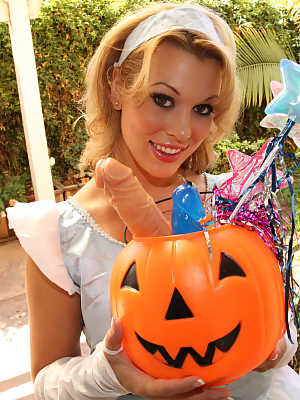 Lusty MILF next door Ashley Sweet comes calling with dildo Halloween treats