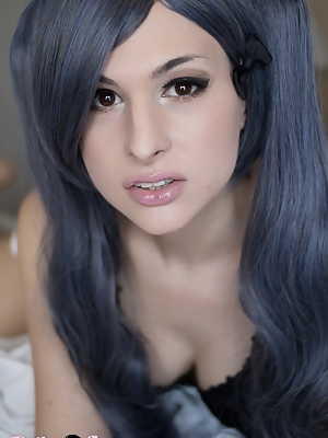 Lovely TS Bailey Jay seducing on the bed