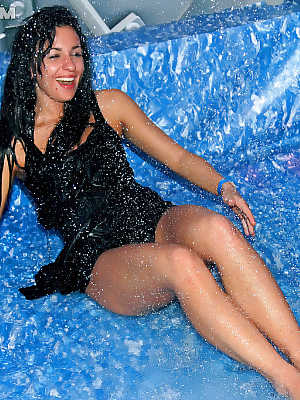 Fetching gals getting wet and going wild at the drunk party