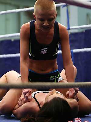 Two Euro wrestling babes Betty Saint and Sinead get wild in the ring