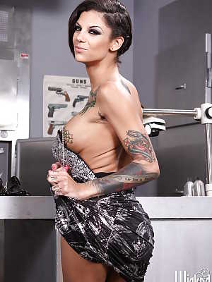 Bonnie Rotten uncovering her tattooed curves and exposing her pink holes