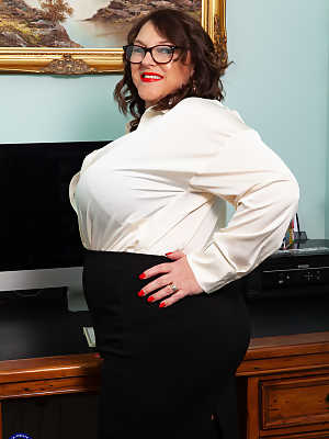 Huge breasted secretary Carol brown is horny at work
