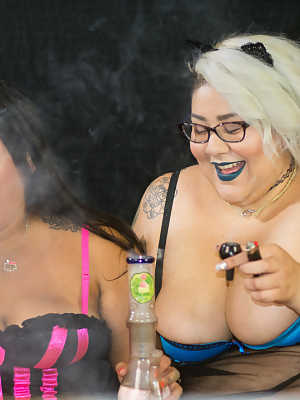 American fatty Crystal Blue and her friend smoke pot on the floor