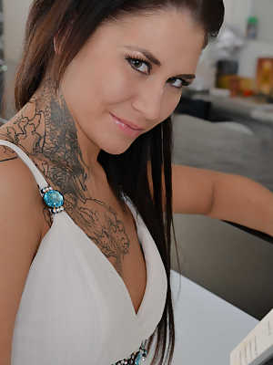 Tattooed beauty Erika Belluci gets anally screwed by cute bartender