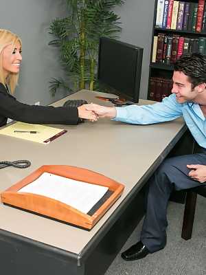 Busty blonde businesswoman Evita Pozzi seduces a man during a job interview