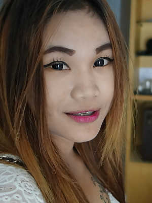 Thai girl agrees to visit hotel room and pose for some non-nude photos